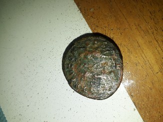 Photo 2 Pièce de monnaie non identifiée: Alguien me puede ayudar con esta Romana